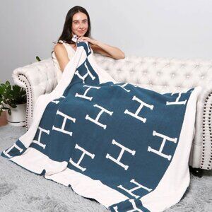 H Patterned Reversible Throw Blanket teal